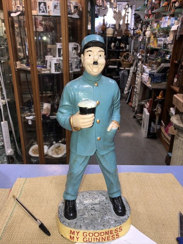 Guinness Large Zoo Keeper Figure