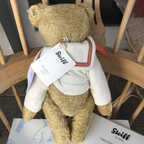 Steiff Archie LTD Growler