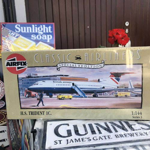 Airfix Classic Airliners HS Trident IC Series 3