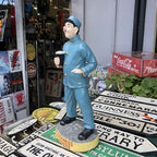 Guinness Large Zoo Keeper Figure