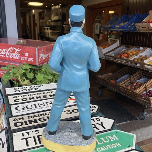 Guinness Large Zoo Keeper Figure