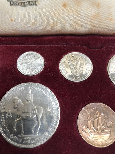 Official Queen Elizabeth Farthing To Crown Proof Set