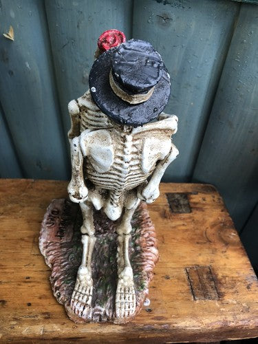 Love Never Dies Skeletons Cast Iron Ornament