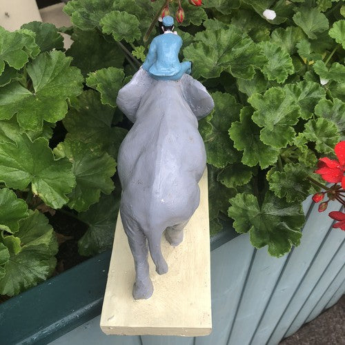 Guinness Elephant With Zoo Keeper