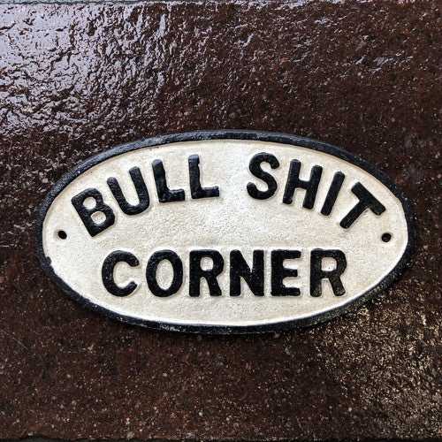 Bull ððððCorner Cast Iron Sign