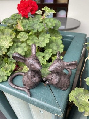 Courting Couple Mice Cast Iron