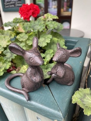 Courting Couple Mice Cast Iron