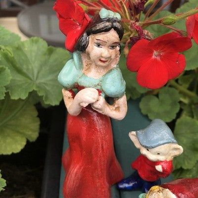 Snow White And 7 Dwarfs Cast Iron