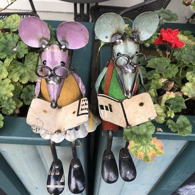 Mr & Mrs Metal Art Pair Book Lovers Shelf Sitting