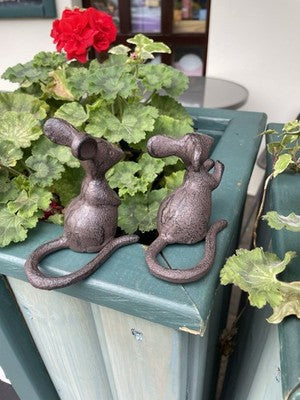 Courting Couple Mice Cast Iron