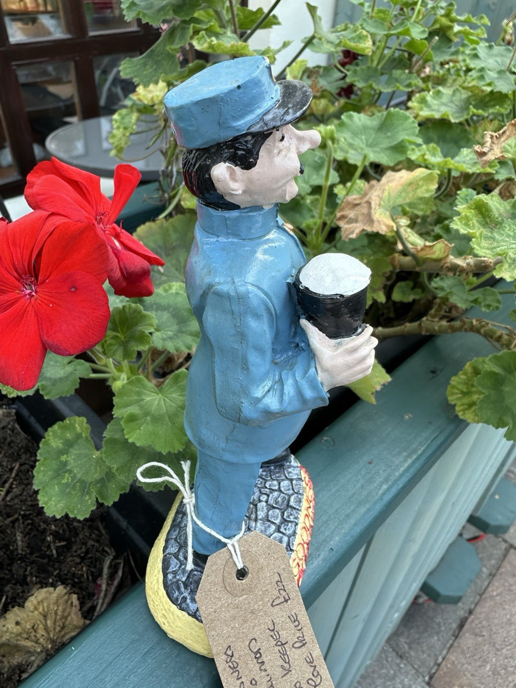 guinness zoo keeper Figure 