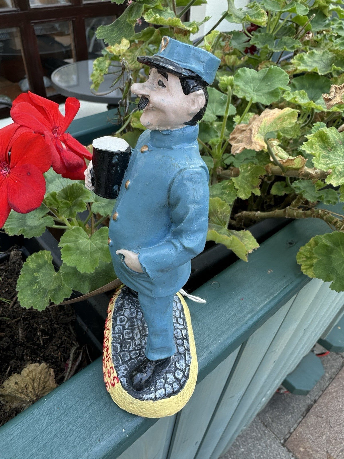 guinness zoo keeper Figure 