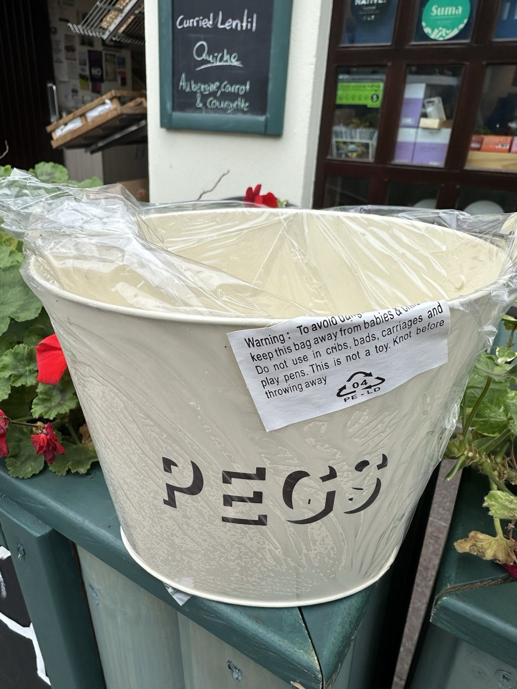 Peg Bucket 